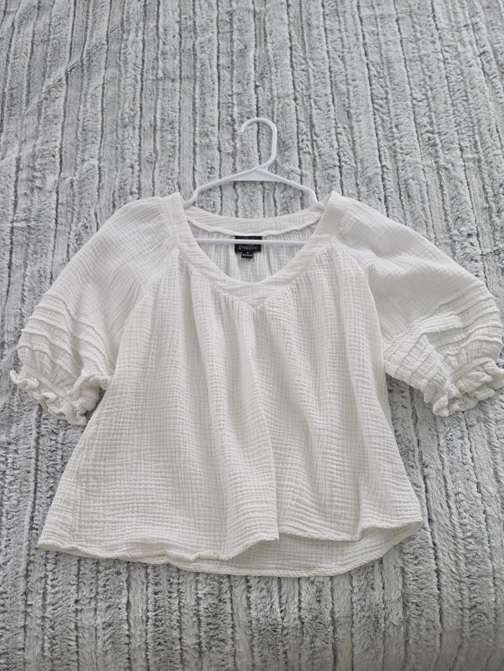 Women’s White Gauze Puff-Sleeve Blouse by Forever 21